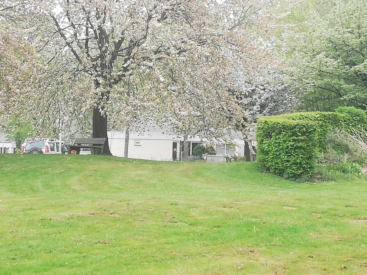 Rustige, Gelijkvloerse Vakantiewoning Met 2 Slaapkamers In Simpelveld, Zuid-Limburg מראה חיצוני תמונה
